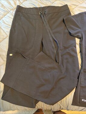 Grey’s Anatomy black scrub set